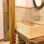Casale Torresquadrata アパート トーディ