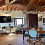 Casale Torresquadrata トーディ